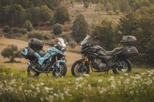 como-llegar-mejor-al-suelo-con-la-akt-ttr-125-2025